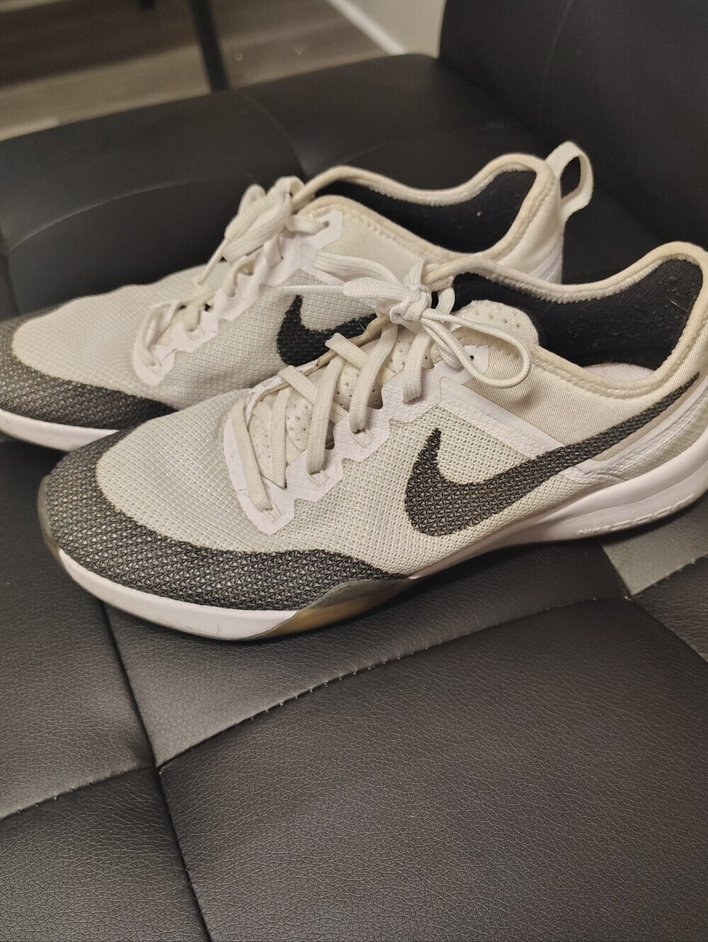 Nike Air Zoom Light Gray and Black Low-Profile Training Shoes 8.5